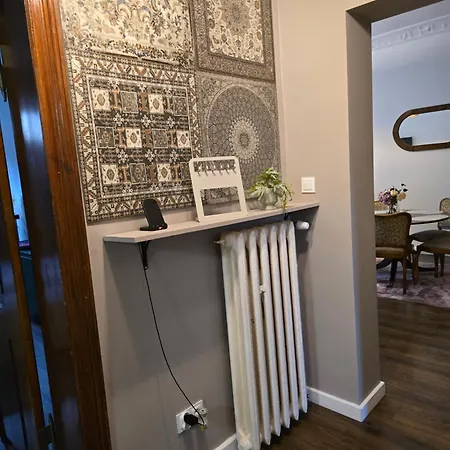 Charming Ground Floor - Center アパート *