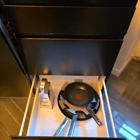 Charming Ground Floor - Center アパート