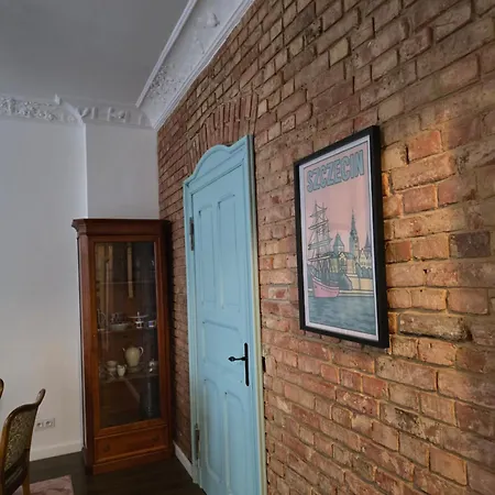 アパート Charming Ground Floor - Center シュチェチン