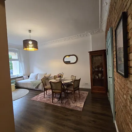 アパート Charming Ground Floor - Center シュチェチン