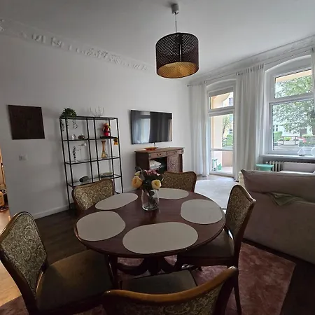 アパート Charming Ground Floor - Center