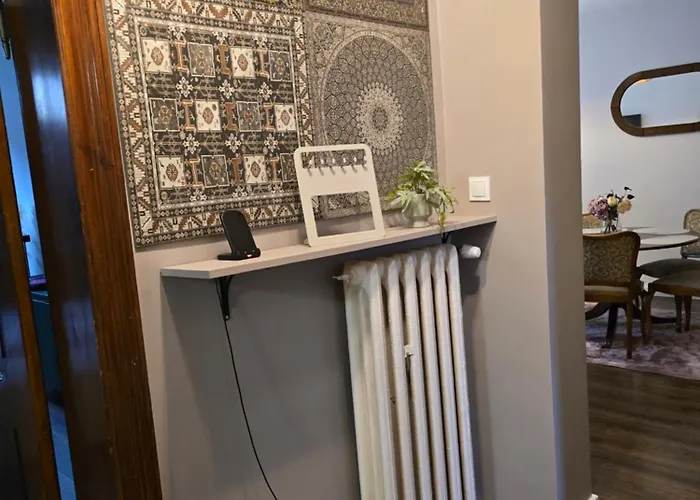 Charming Ground Floor - Center דירה *