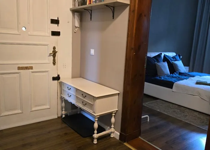 Charming Ground Floor - Center דירה שצ'צ'ין