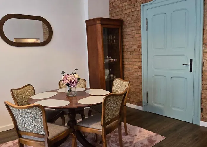 Charming Ground Floor - Center * שצ'צ'ין