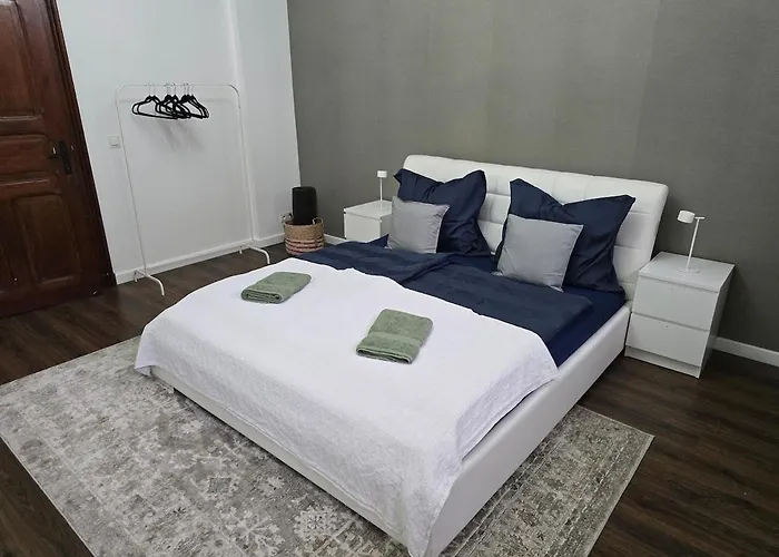 Charming Ground Floor - Center דירה