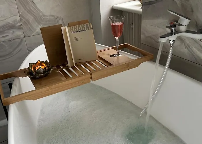 דירה Charming Ground Floor - Center שצ'צ'ין