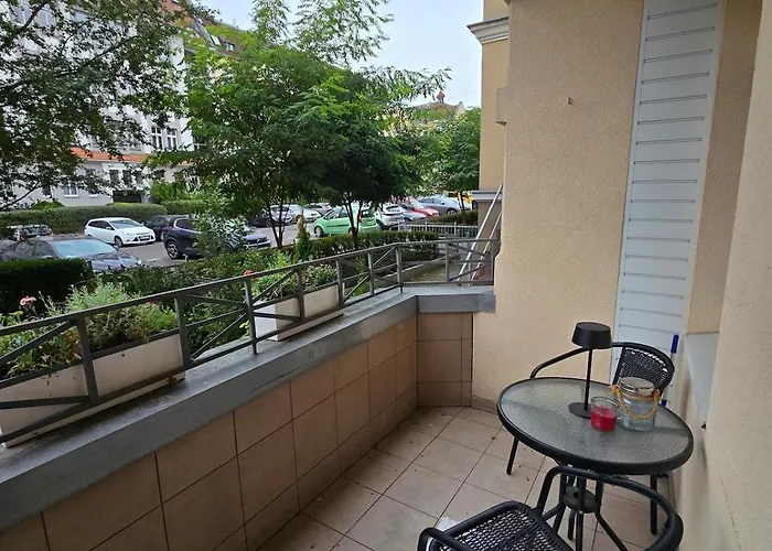 Charming Ground Floor - Center * שצ'צ'ין