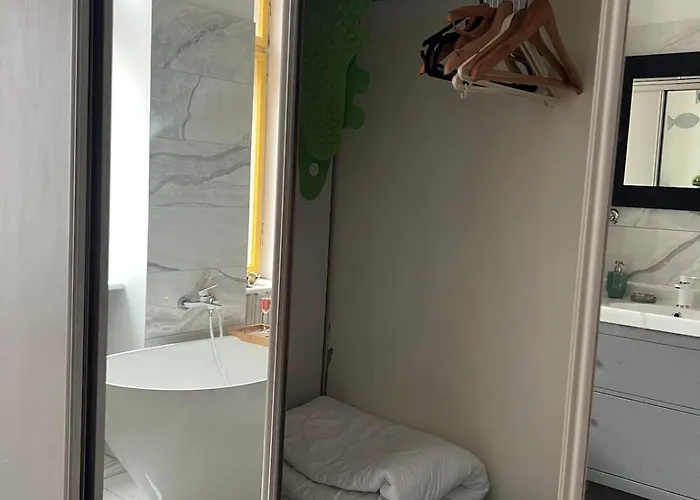 Charming Ground Floor - Center * שצ'צ'ין